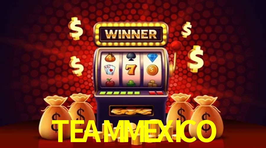 Escena dinámica inspirada en casino con iluminación TEAMMEXICO, cartas, fichas e íconos de juegos digitales en un espacio moderno de juegos.